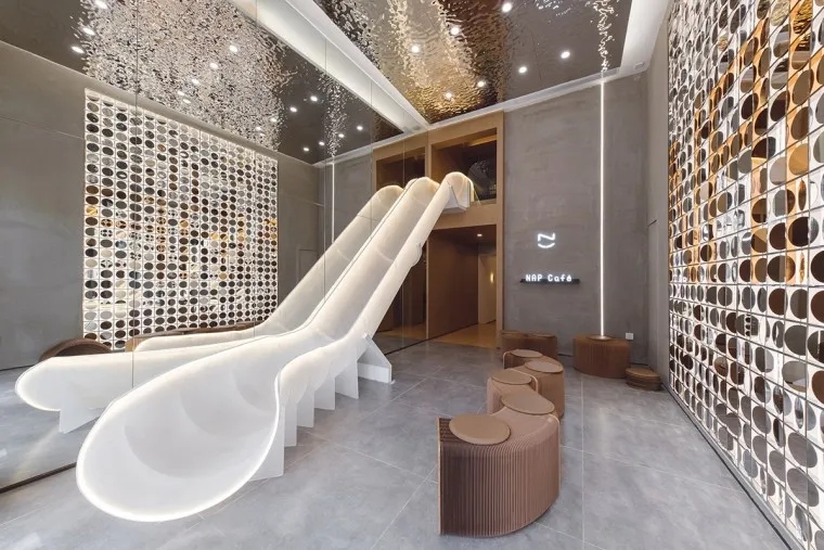 广州有滑梯的咖啡馆餐饮空间设计