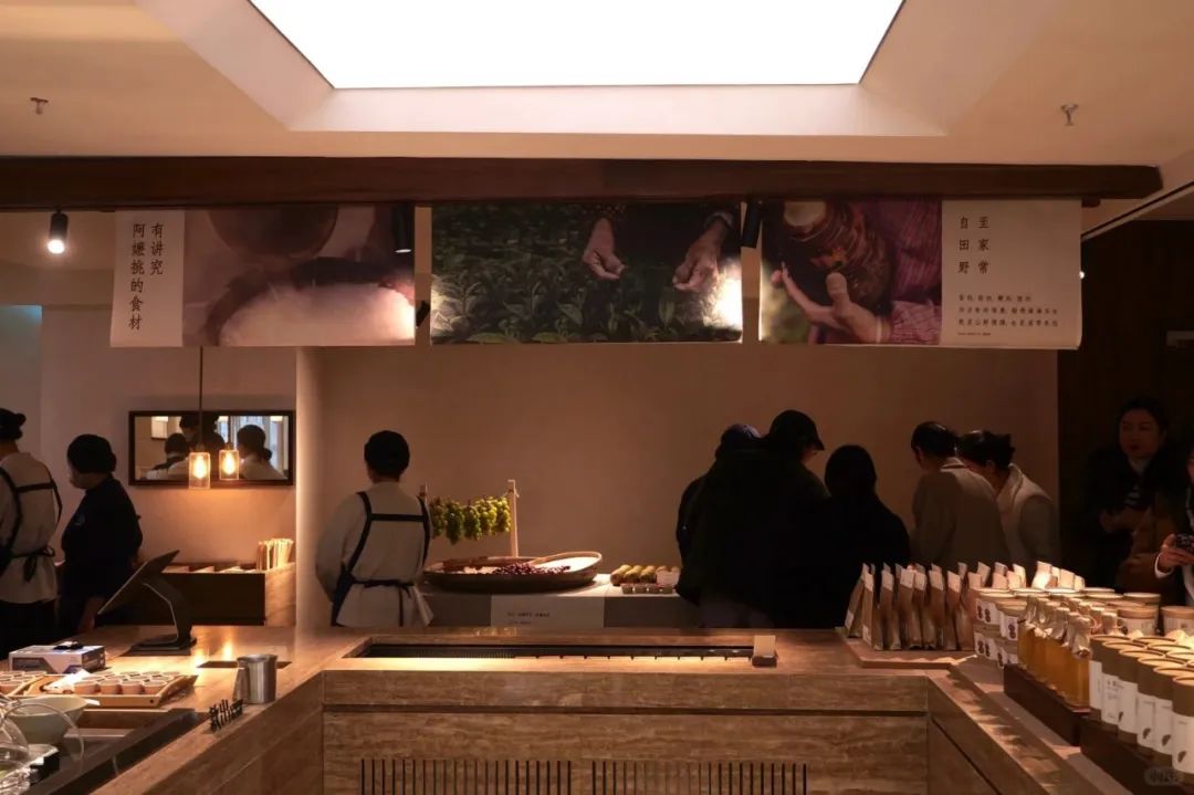 广州阿嬷手作全国首家体验集合店，用“家味·市集”打造餐饮空间